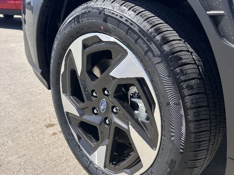 New 2026 MAGNETITE GRAY METALLIC Subaru Limited image 9