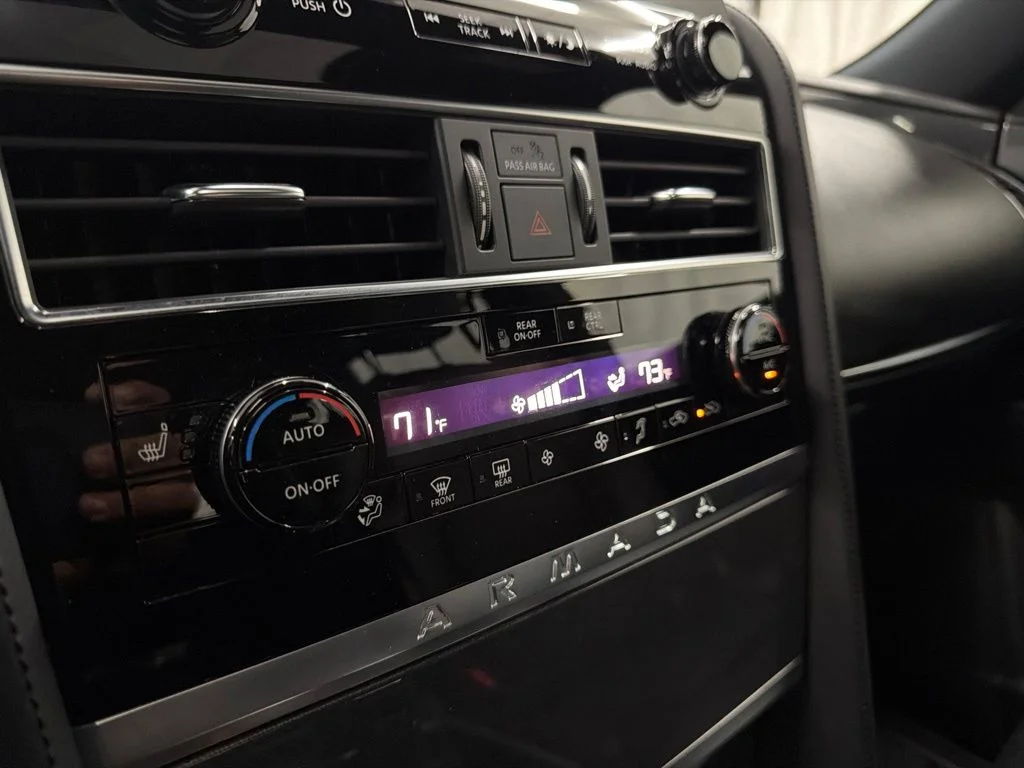 Used 2022 Gray Nissan SL image 20