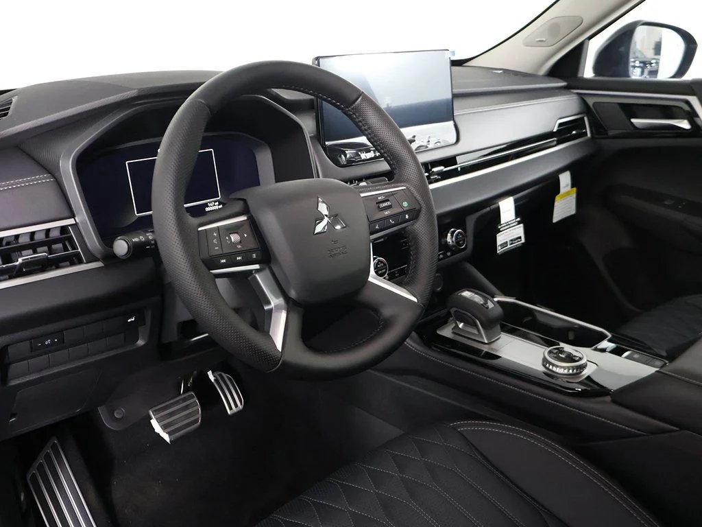 2025 Mitsubishi Outlander SEL - Photo 31