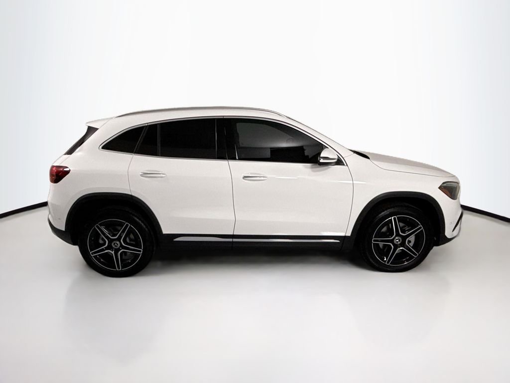 New 2026 Polar White Mercedes-Benz GLA 250 image 4