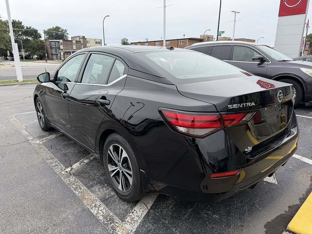 Used 2022 Super Black Nissan SV image 3