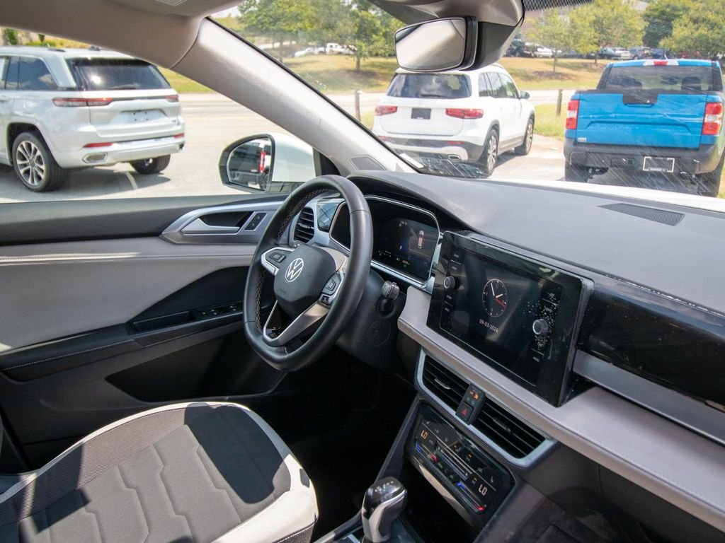 2025 Volkswagen Taos SE - Photo 20