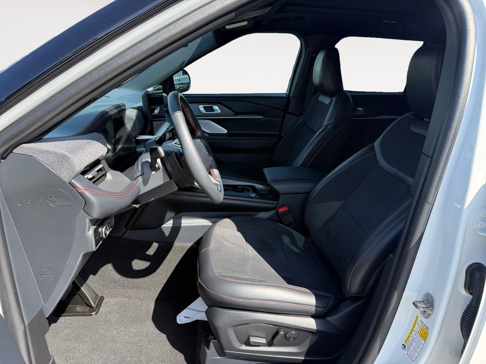 Used 2025 White Metallic FORD ST image 10