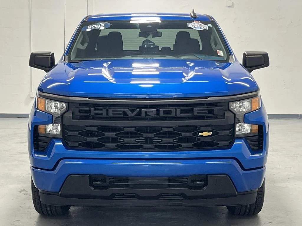 Used 2023 Glacier Blue Metallic Chevrolet Custom image 3