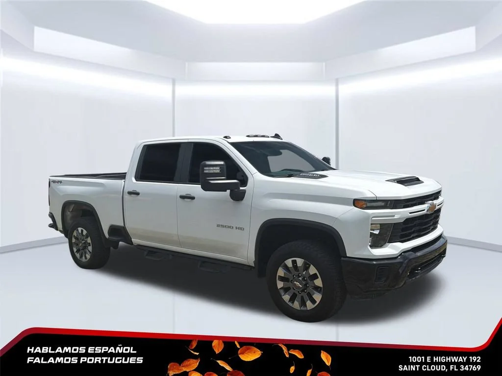 Used 2024 Summit White Chevrolet Custom image 9
