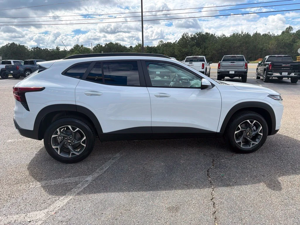 New 2026 Summit White Chevrolet LT image 6