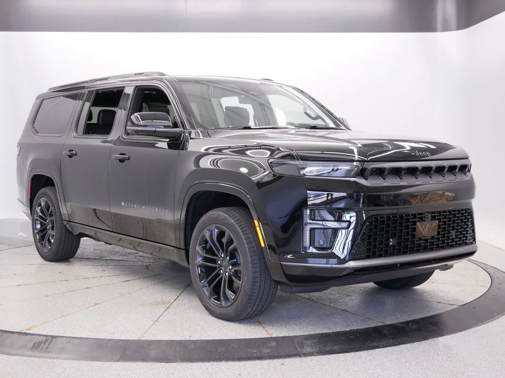 New 2026 High Gloss Black Jeep Summit Reserve image 8