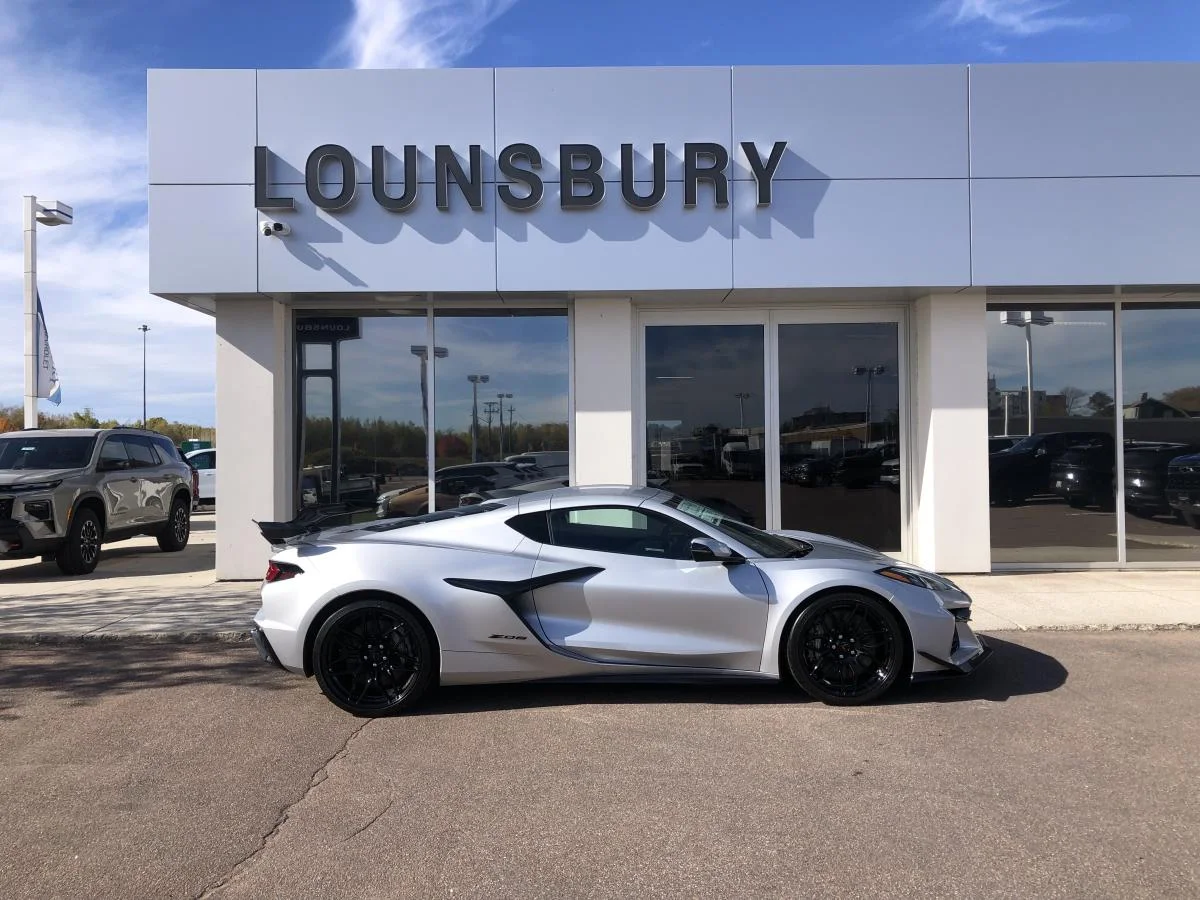 New 2026 Silver Chevrolet 2dr Z06 Cpe w/2LZ image 2