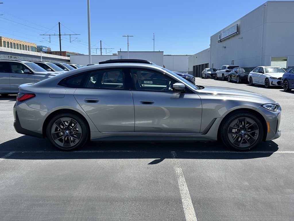 2023 BMW i4 eDrive35 photo 5