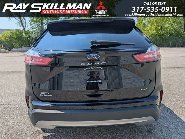 Used 2017 Blue Ford SE image 6