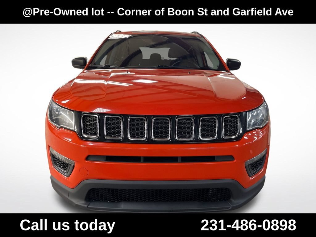 Used 2018  Jeep Sport image 8