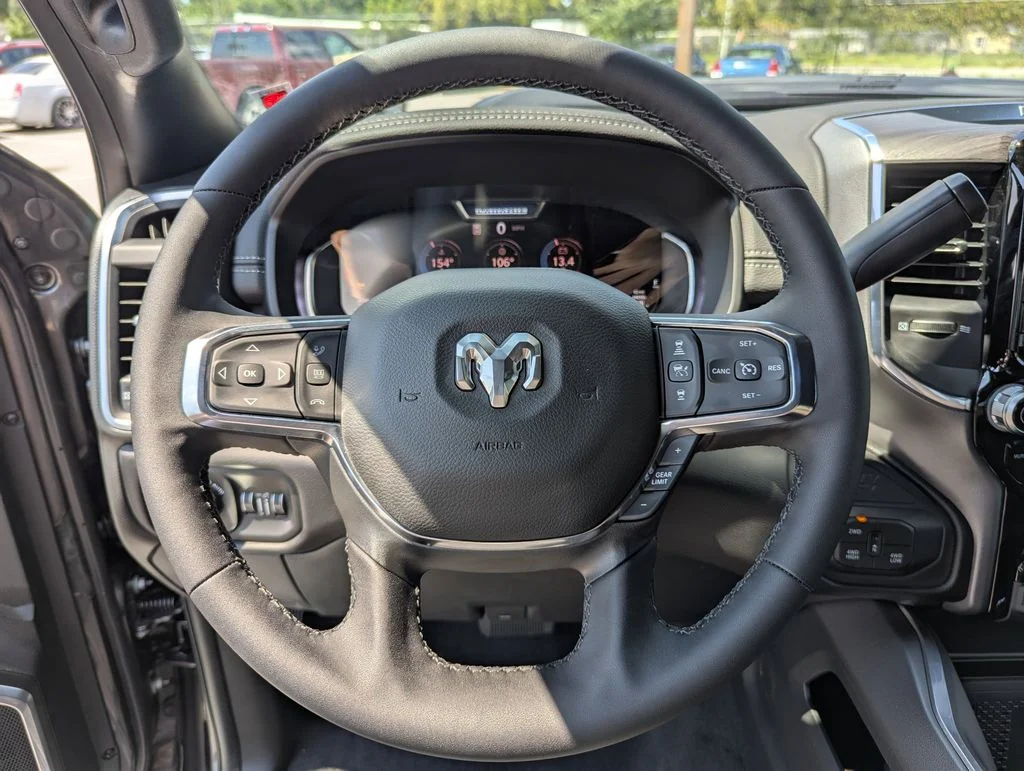 2025 RAM 3500 Laramie - Photo 24