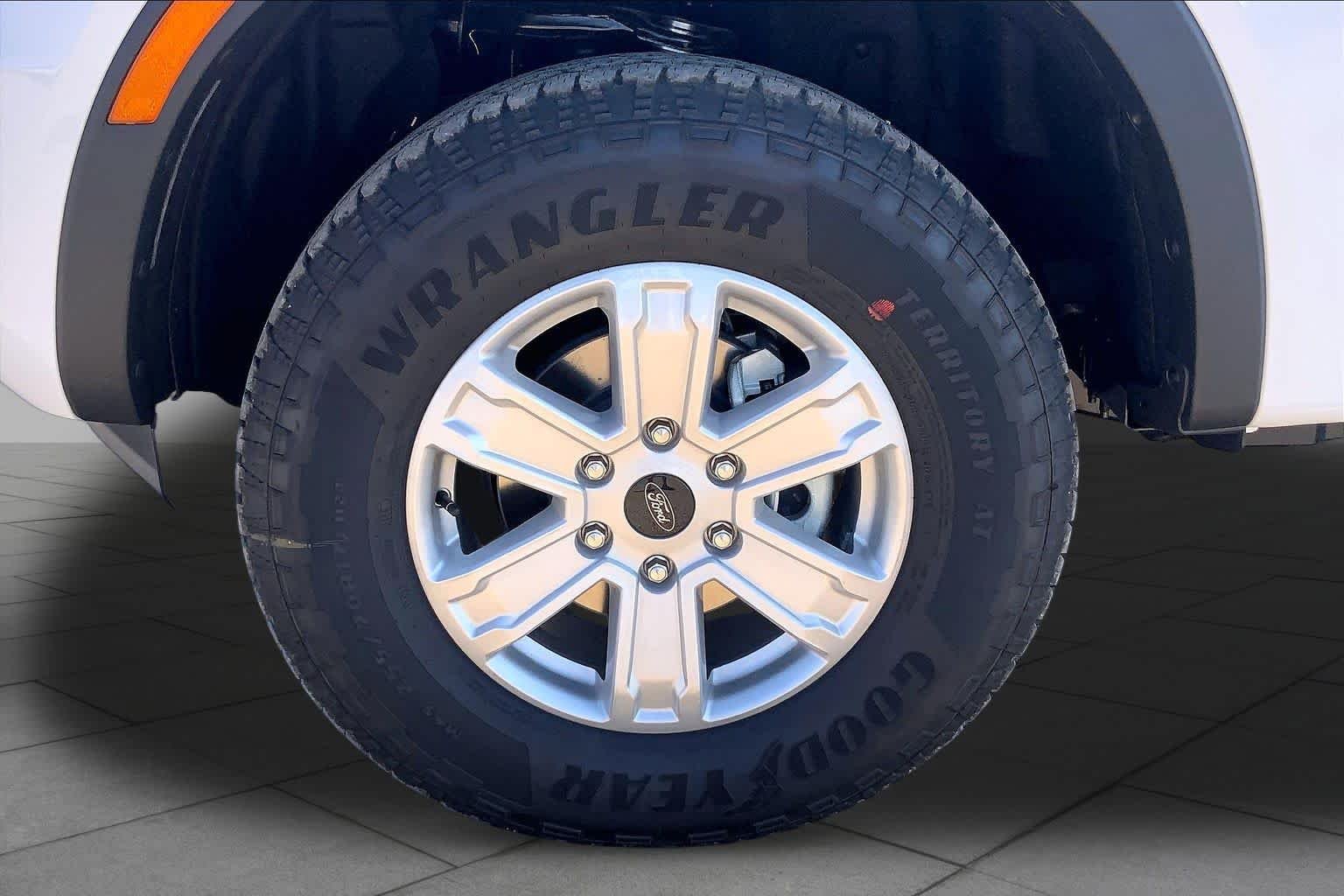 New 2026 Oxford White Ford XL image 11