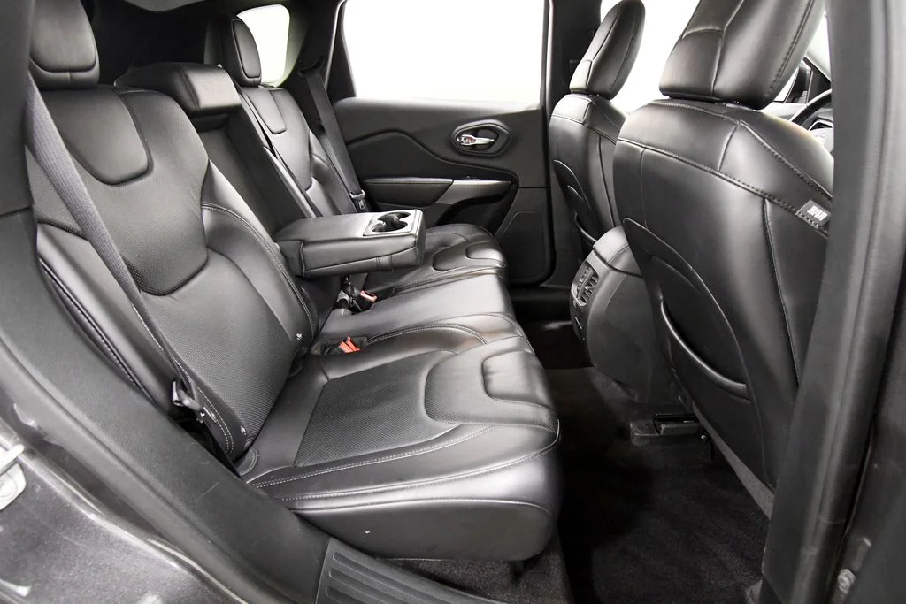 Used 2019 Gray Jeep Limited image 16