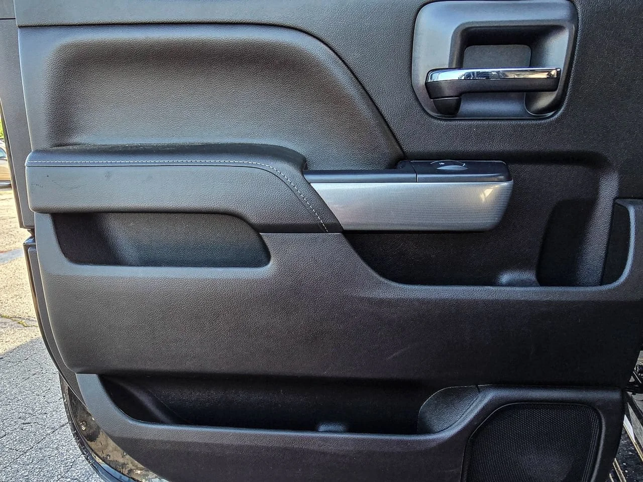 Used 2015 Black Chevrolet LTZ image 12