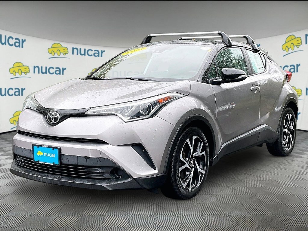 Used 2019 Silver Toyota XLE image 3