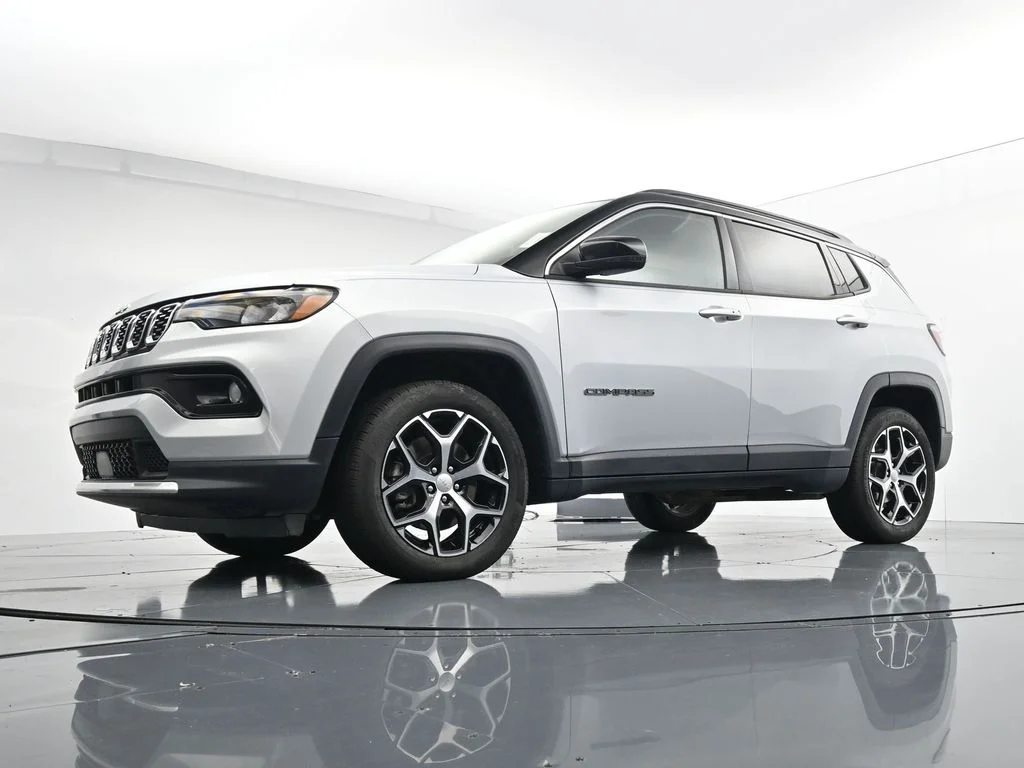Used 2024 Silver Jeep Limited image 35