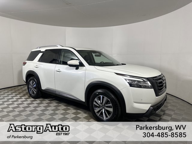 2023 Nissan Pathfinder SL