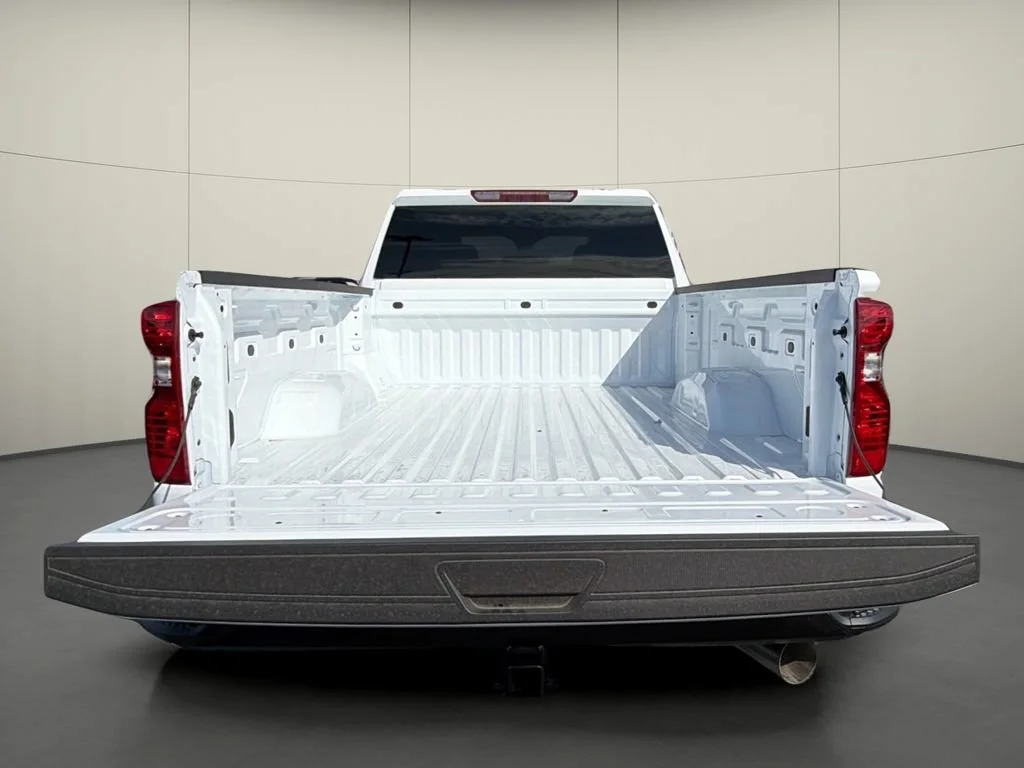 New 2026 Summit White Chevrolet WT image 11