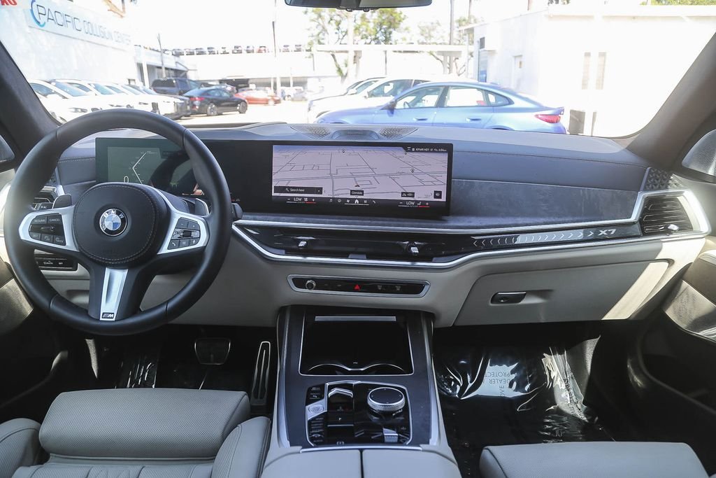 Used 2025 Carbon Black Metallic BMW xDrive40i image 9