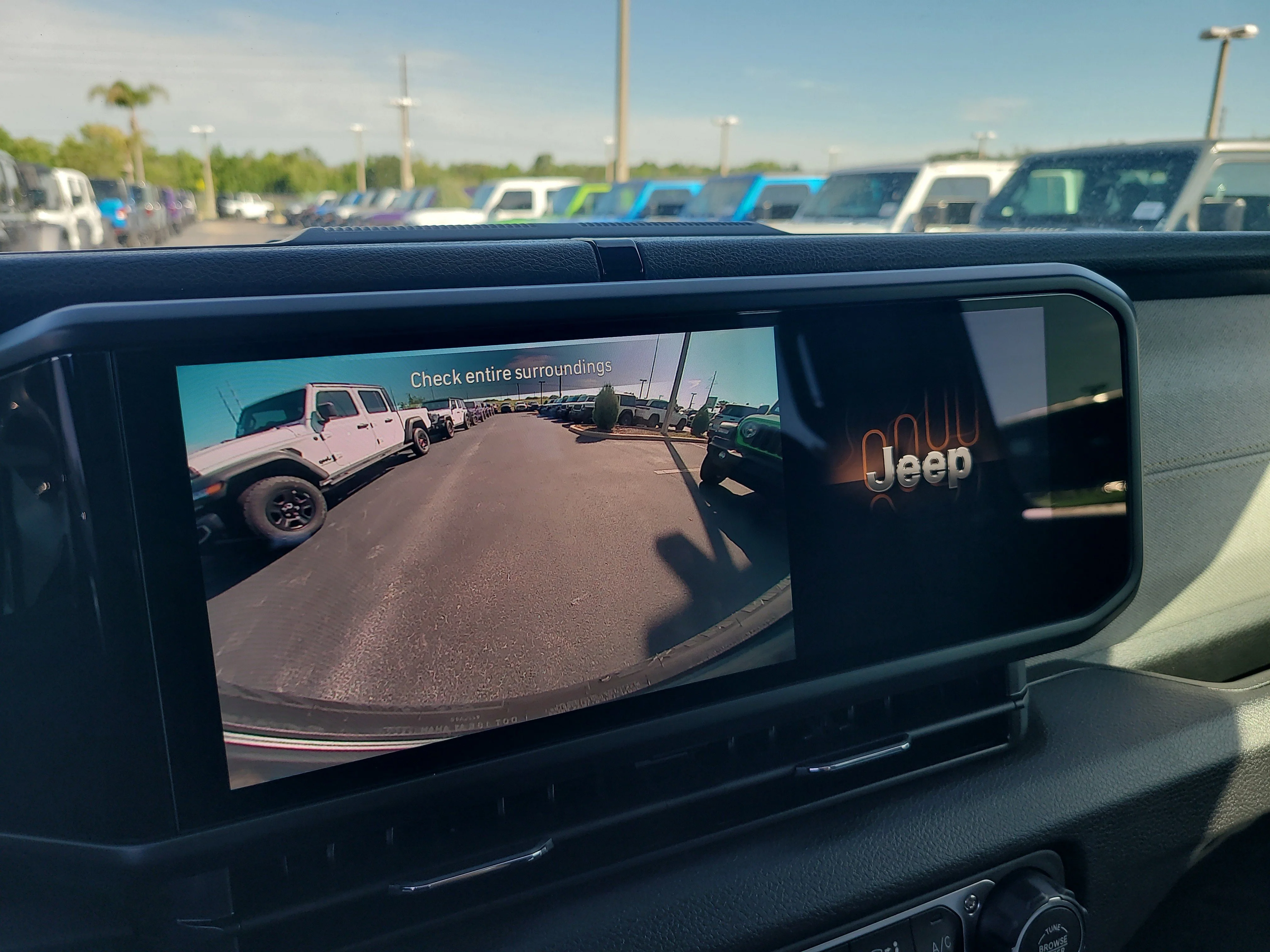 New 2026 Reign Jeep Sport image 17