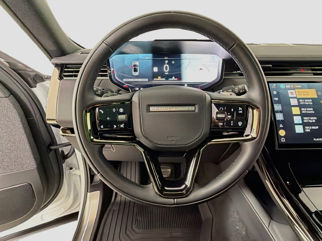 New 2027 Fuji White Land Rover Dynamic SE image 11