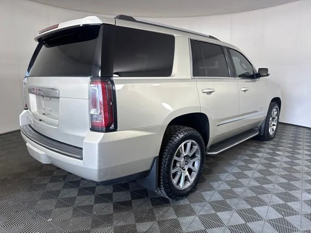 Used 2016 Beige GMC Denali image 3