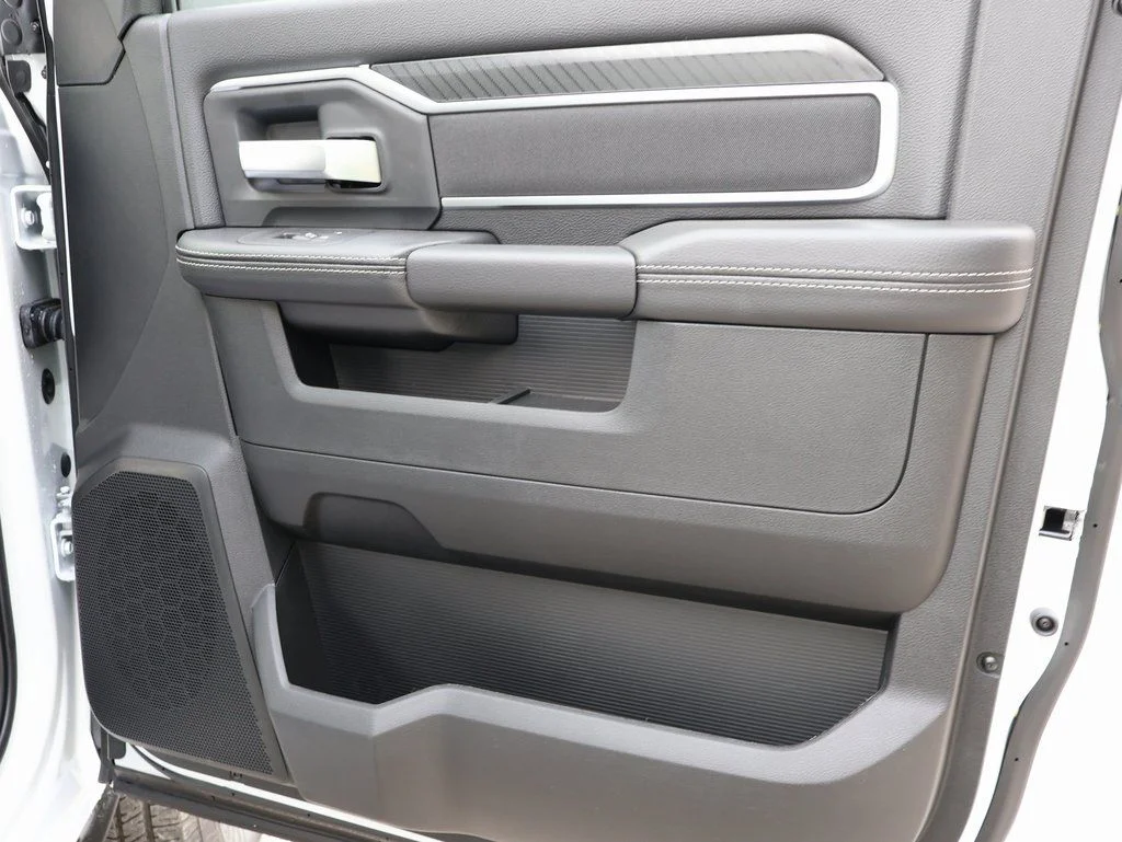 2026 RAM 2500 Big Horn - Photo 8