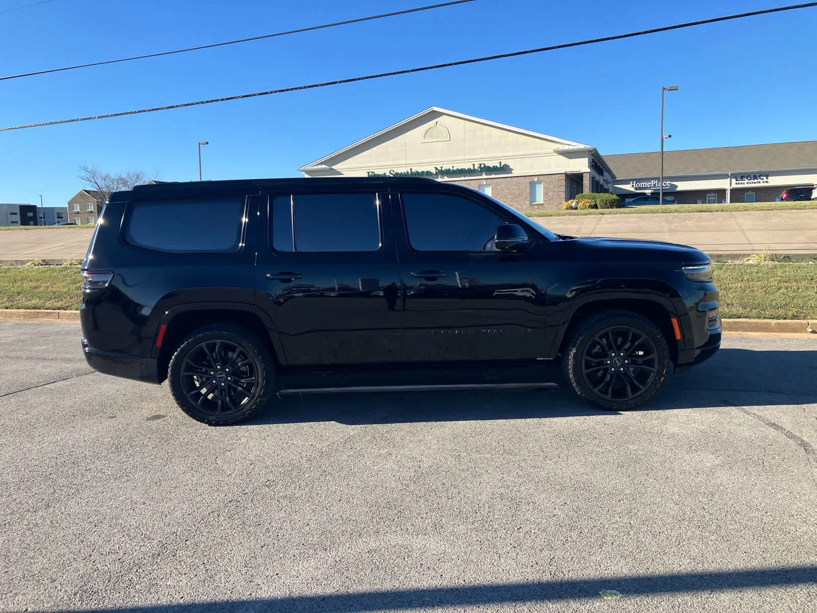 Used 2022 BRIGHT WHITE CL Jeep Series II Obsidian image 8
