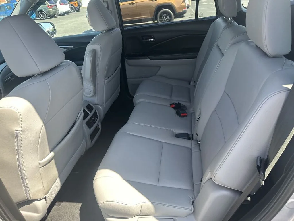 Used 2019  Honda EX-L image 29