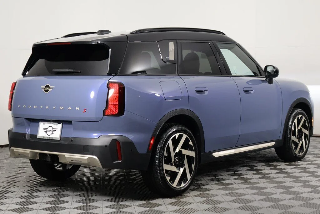 New 2027 Slate Blue Metallic MINI Iconic image 2