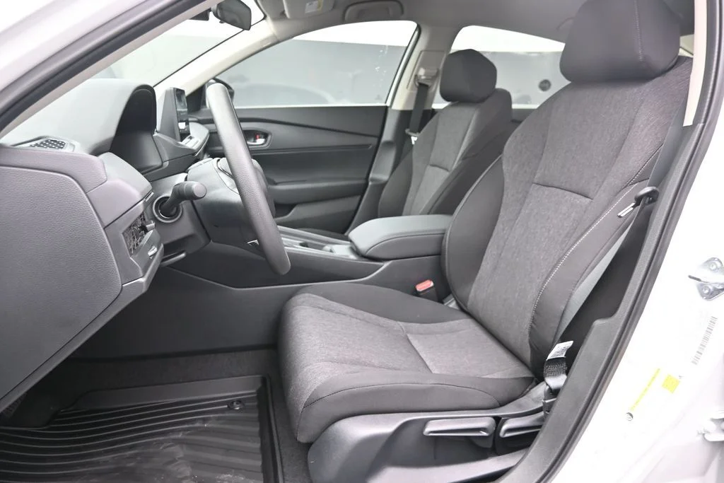 New 2026 Platinum White Pearl Honda LX image 14