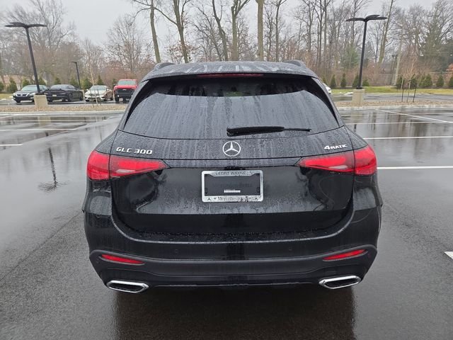 New 2026 Black Mercedes-Benz GLC300 image 4