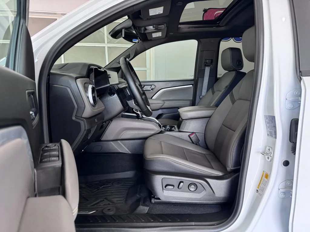 2025 Chevrolet Colorado ZR2 - Photo 9