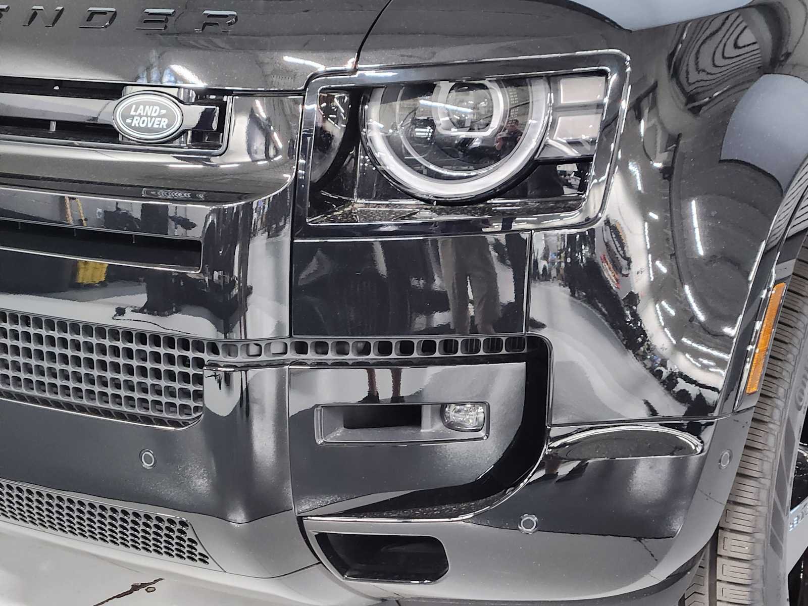 2026 Land Rover Defender V8 - Photo 12