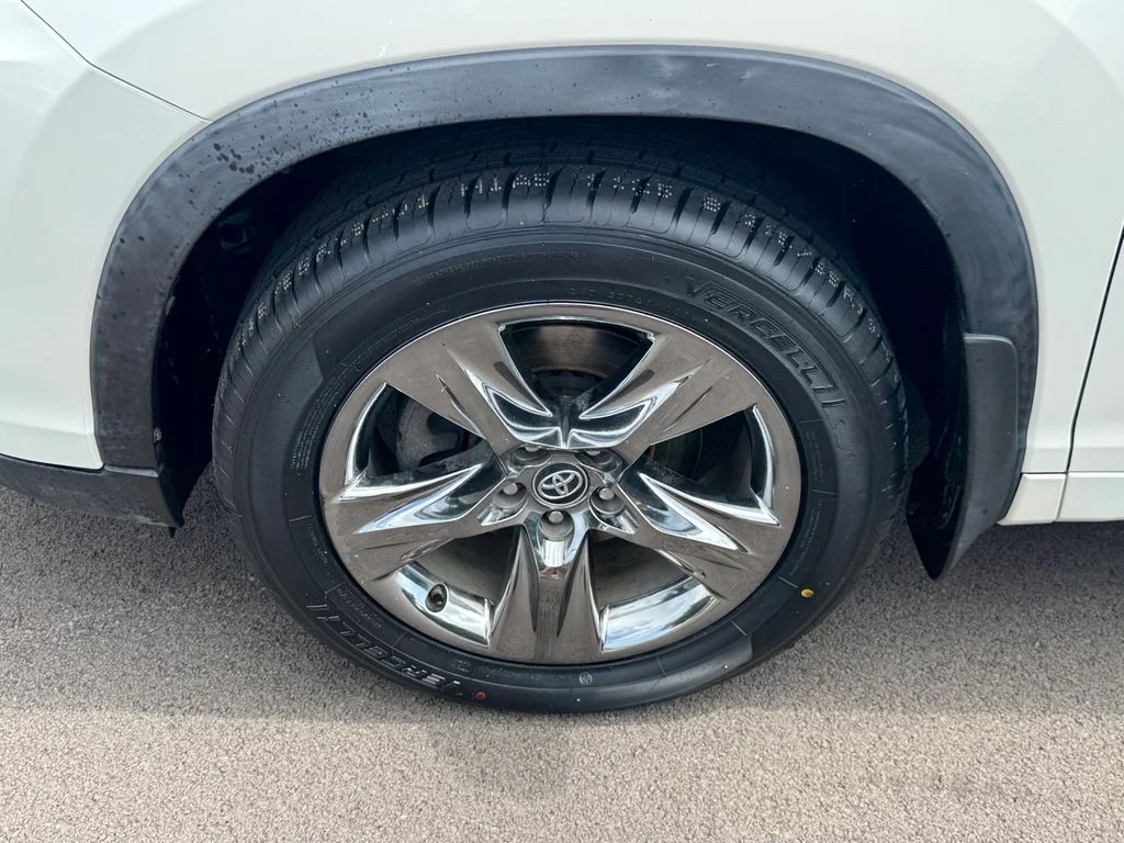 Used 2019 White Toyota Limited Platinum image 16