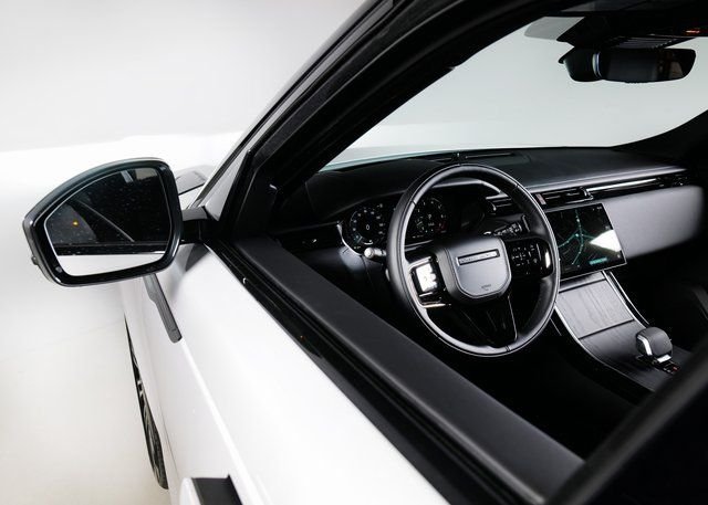 New 2026 Ostuni Pearl White Land Rover Dynamic SE image 22