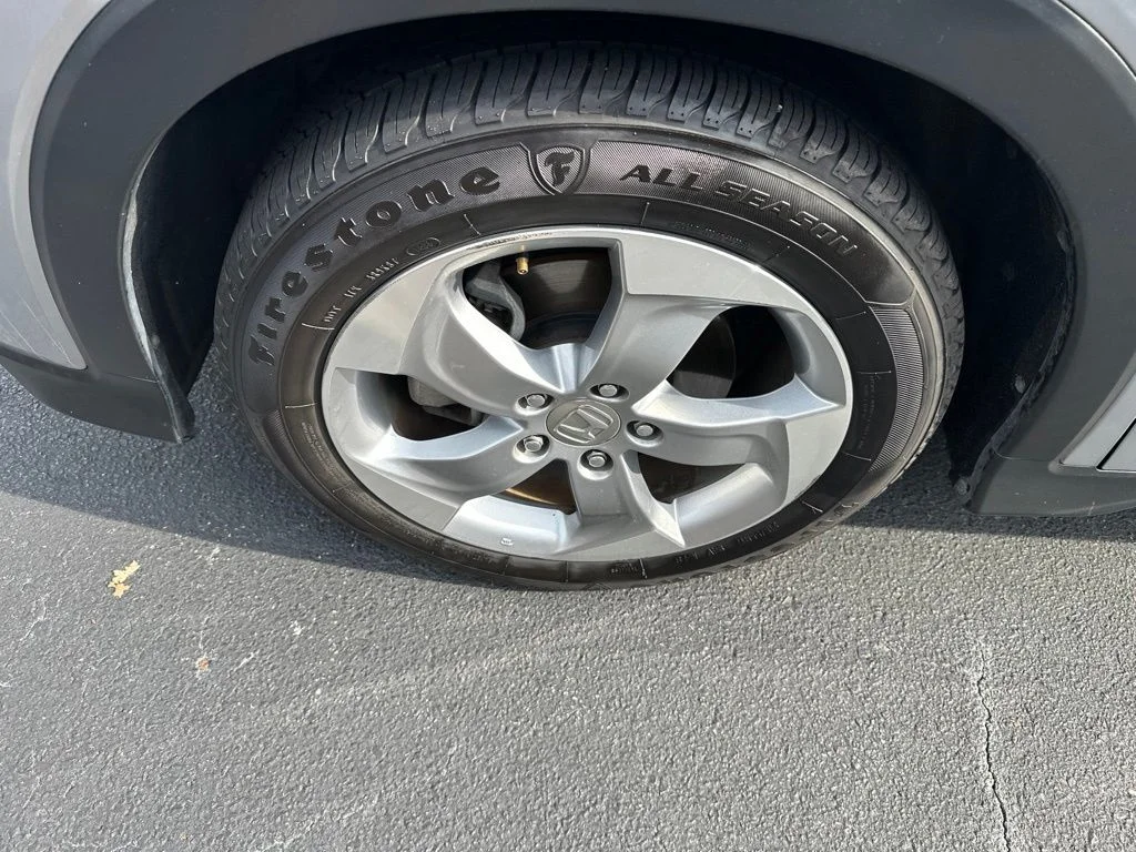 Certified Used 2018 Silver Metallic Honda LX image 10
