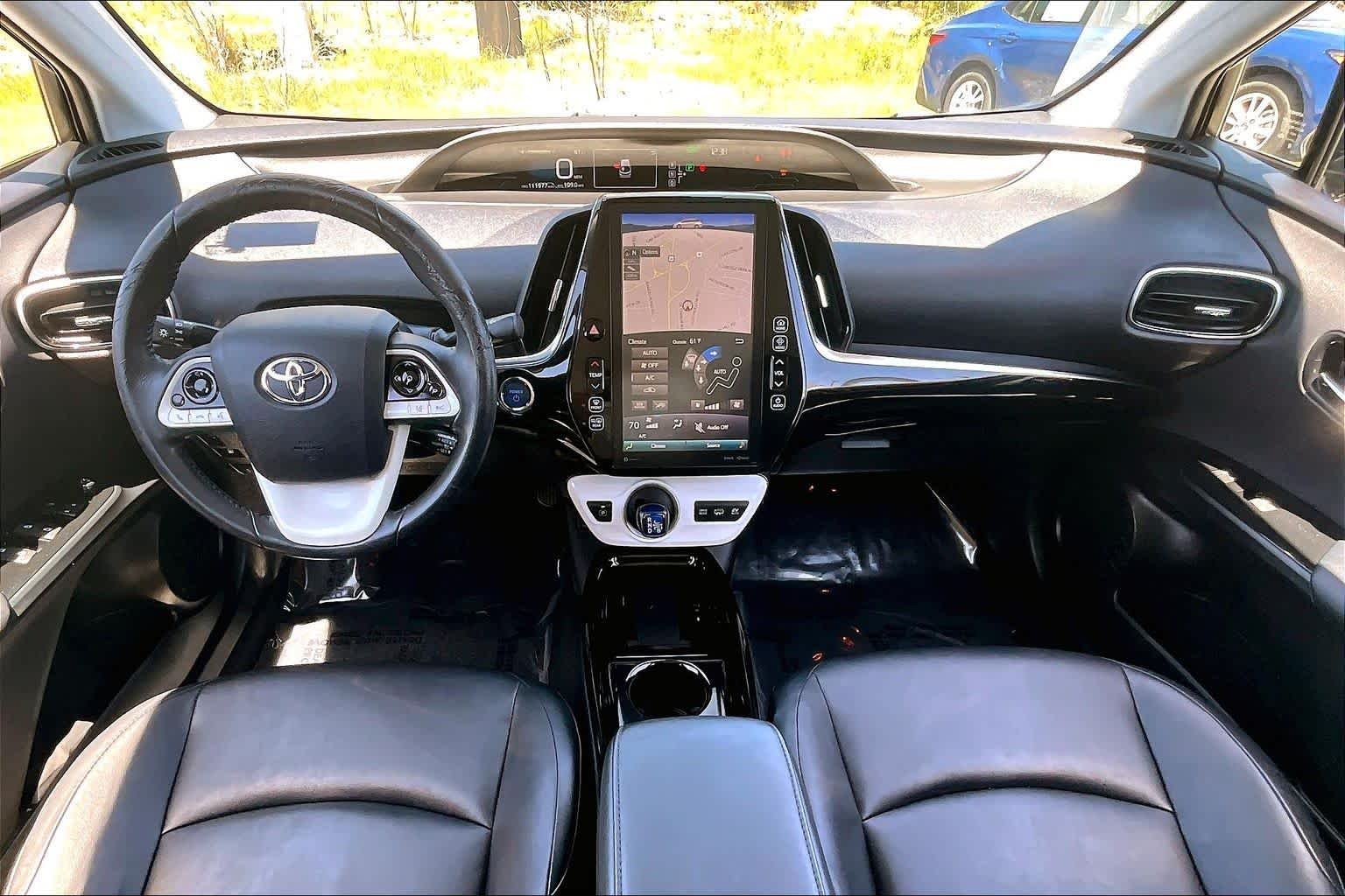 Used 2017 Titanium Glow Toyota Premium image 16