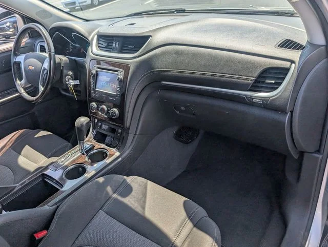 Used 2015 Silver Chevrolet LT image 19
