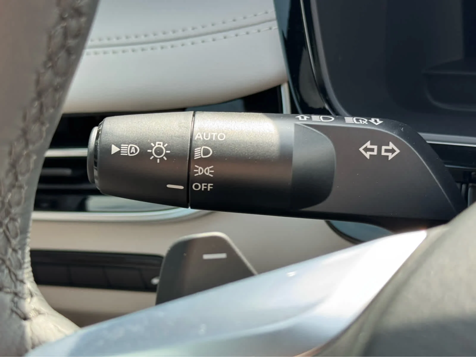 New 2027 BLACK OBSIDIAN INFINITI Luxe AWD image 16