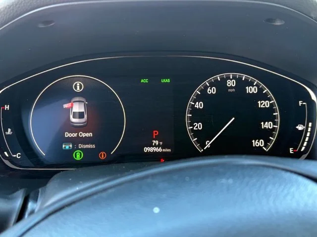 Used 2018 Red Honda LX 1.5T image 16