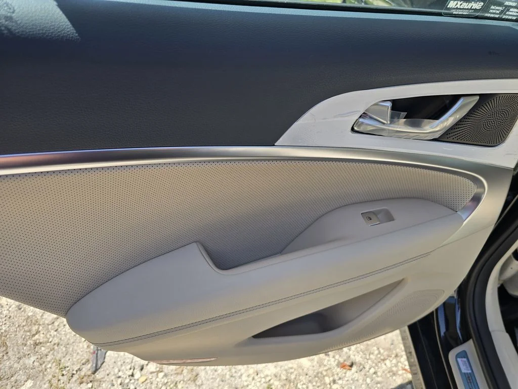 New 2026 Black Genesis 2.5T Prestige image 13