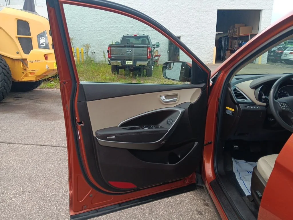 Used 2018 Canyon Copper Hyundai 2.4 Base image 13