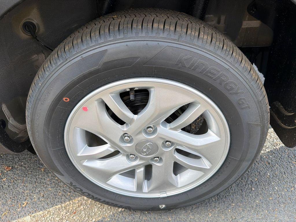 New 2026 Gray Hyundai SE image 19