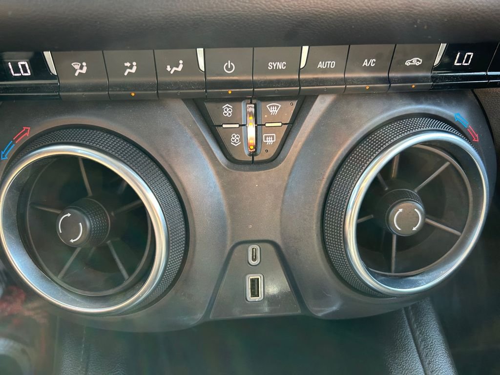 Used 2021 White Chevrolet LT image 30
