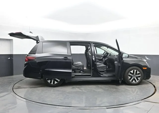 2025 Honda Odyssey EX-L - Photo 109