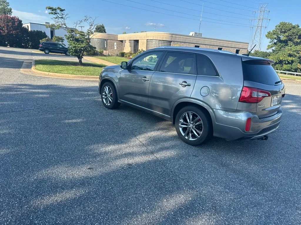Used 2015 Silver Kia Limited V6 image 7