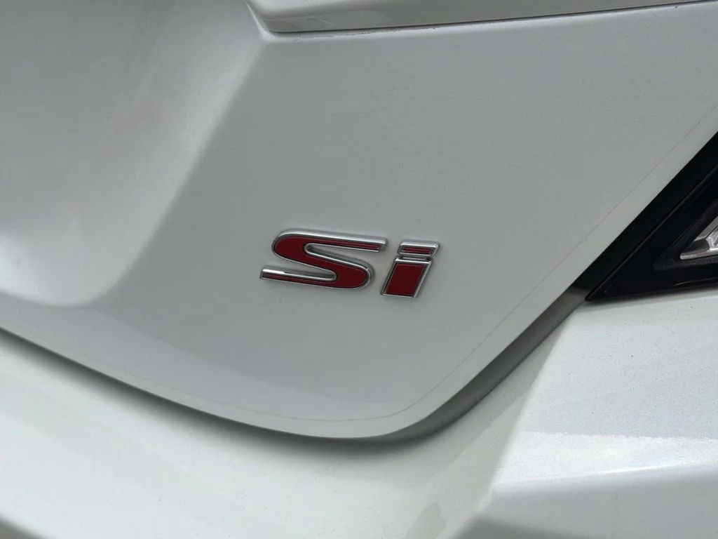 Used 2020 Platinum White Pearl Honda Si image 25