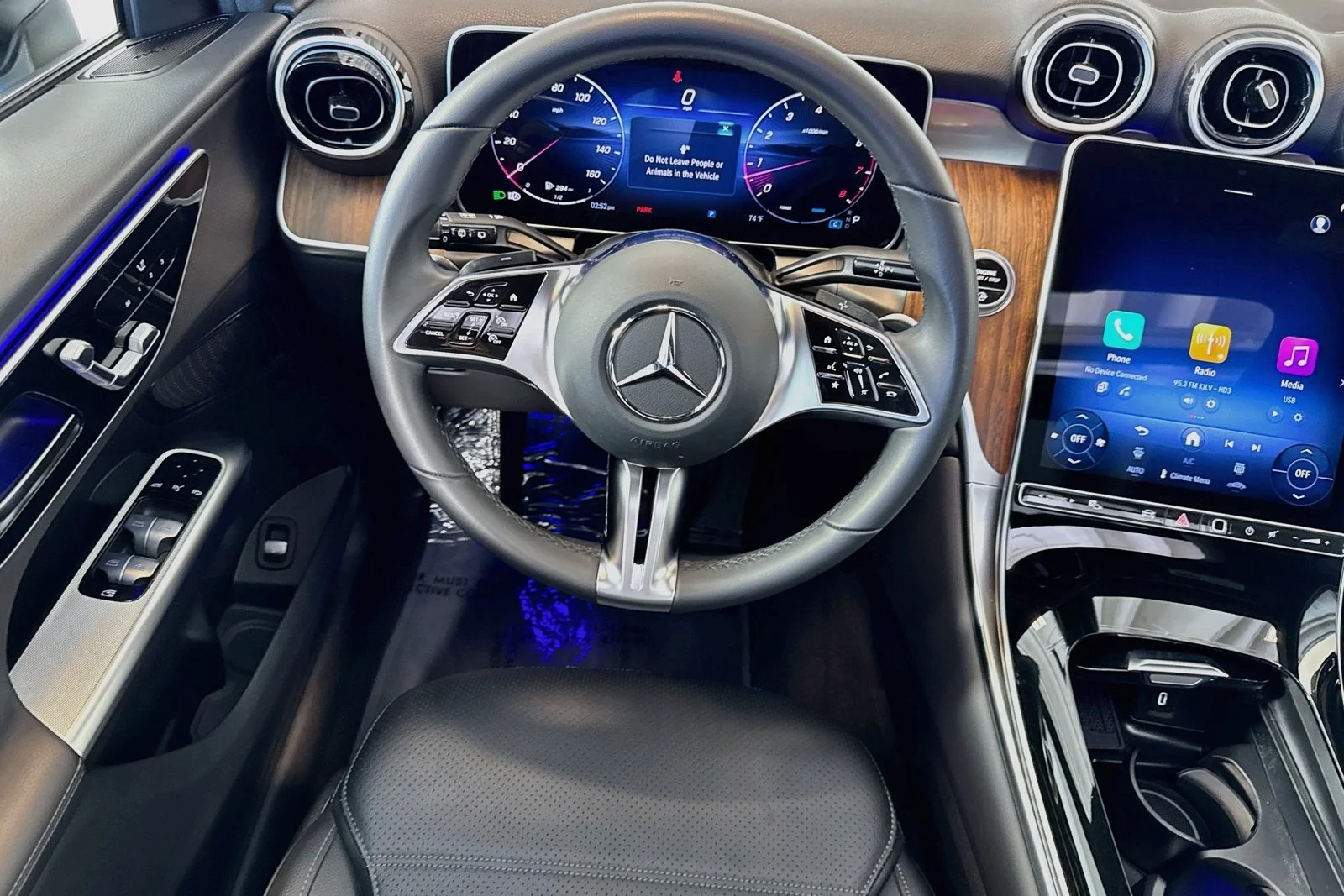 Used 2026 Black Mercedes-Benz GLC 300 image 21